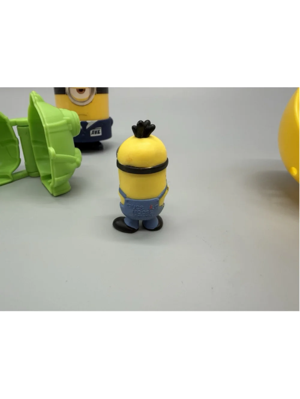 Despicable Me Lot Of 8 Play-doy Book Mold And McDonald Toys Jerry Gru
